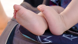 3-latek z Ukrainy błąkał się po Łodzi. Miał na sobie tylko pieluchę i body!