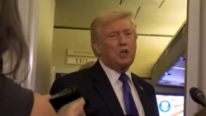 Szokujący wpis Trumpa o Obamach. Niewiarygodne jak się tłumaczy! (WIDEO)