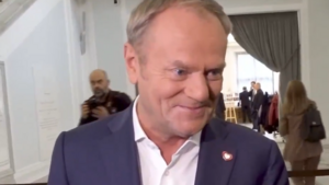 Tusk kłamie w sprawie Paktu Migracyjnego