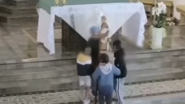 Dzieci chciały okraść kościół w Nowym Sączu. Wszystko się nagrało! [VIDEO]