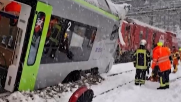 Na pociąg zeszła lawina! Wykolejenie pociągu w górach!