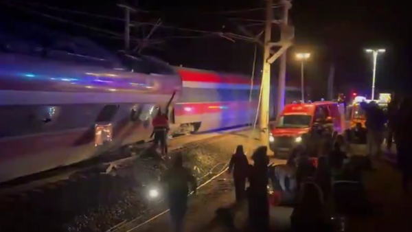 Tragiczne zderzenie pociągów. Co najmniej 21 ofiar! [FOTO, VIDEO]